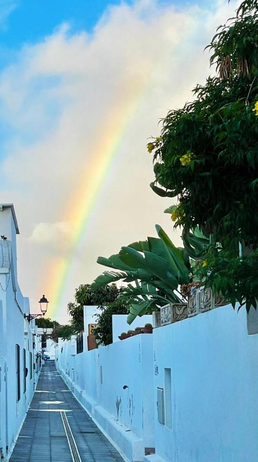 Apartment Vincent, Cozy And Sunny Over The Rooftops Puerto del Carmen  Exterior foto